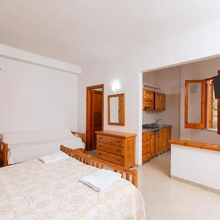 Tina Apartahotel 2*