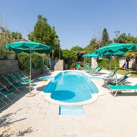 Apartahotel Tina 2*