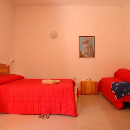 Tina Apartahotel