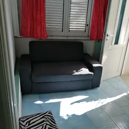 Tina Apartahotel