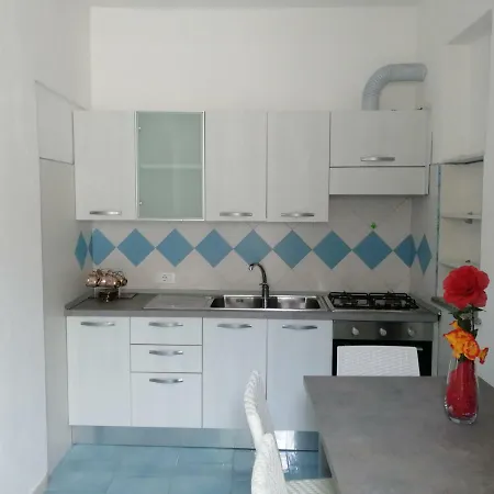 Apartahotel Tina 2*