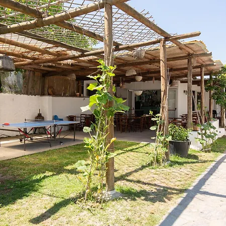 Tina Aparthotel
